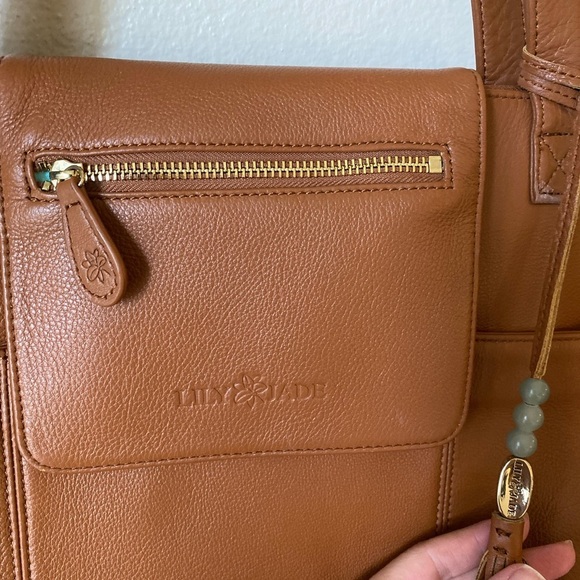 Lily Jade Women’s Madeline Convertible Leather Pebble Diaper Bag Backpack - Picture 8 of 16